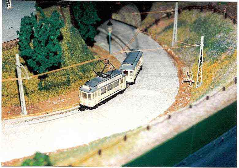 die Kurve an der Bahnunterführung in Hohenstein-Ernstthal