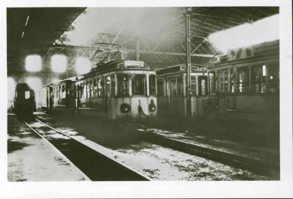 Blick in die Wagenhalle 1950